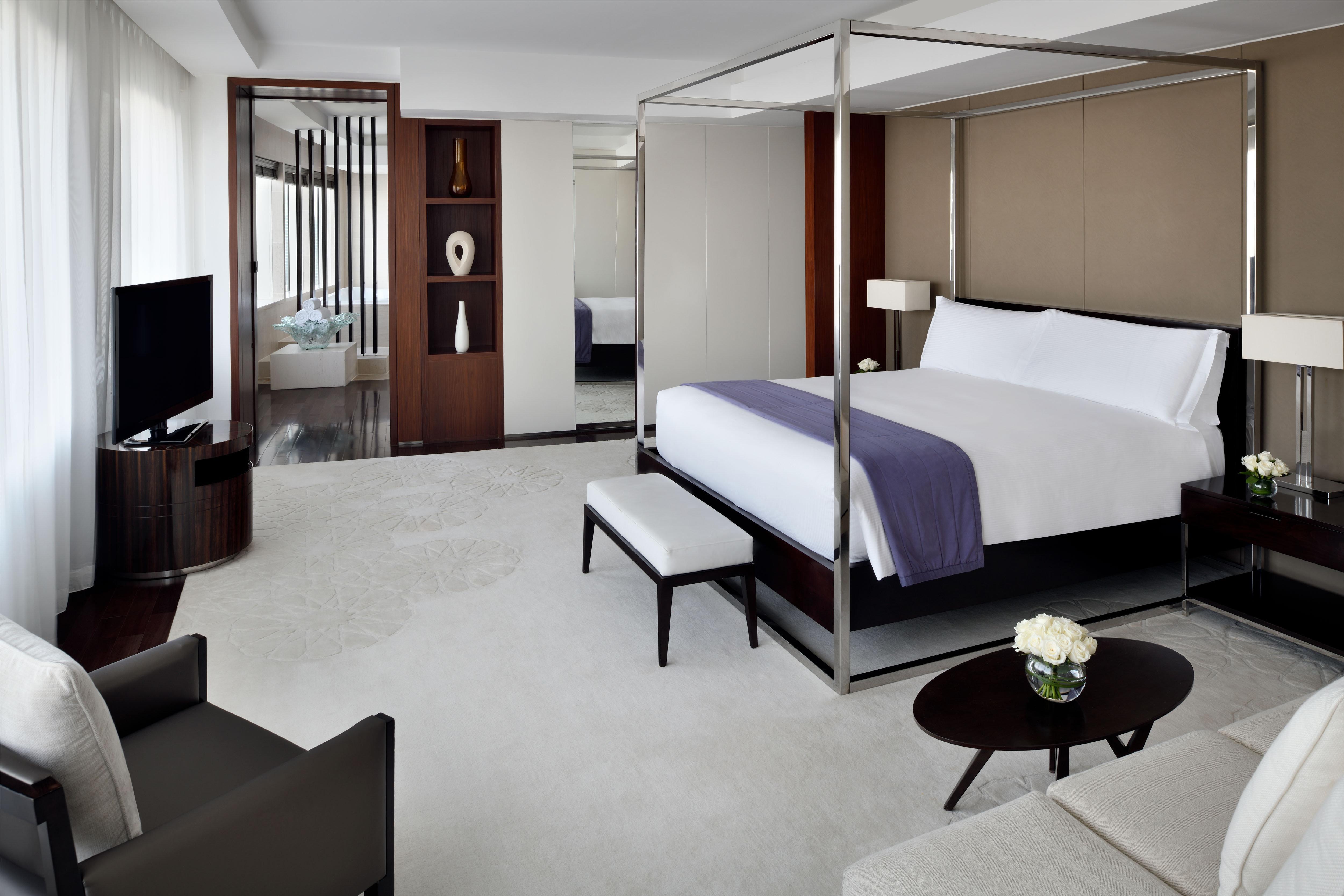 Intercontinental Dubai Festival City By Ihg Zewnętrze zdjęcie A bedroom at the Four Seasons Hotel
