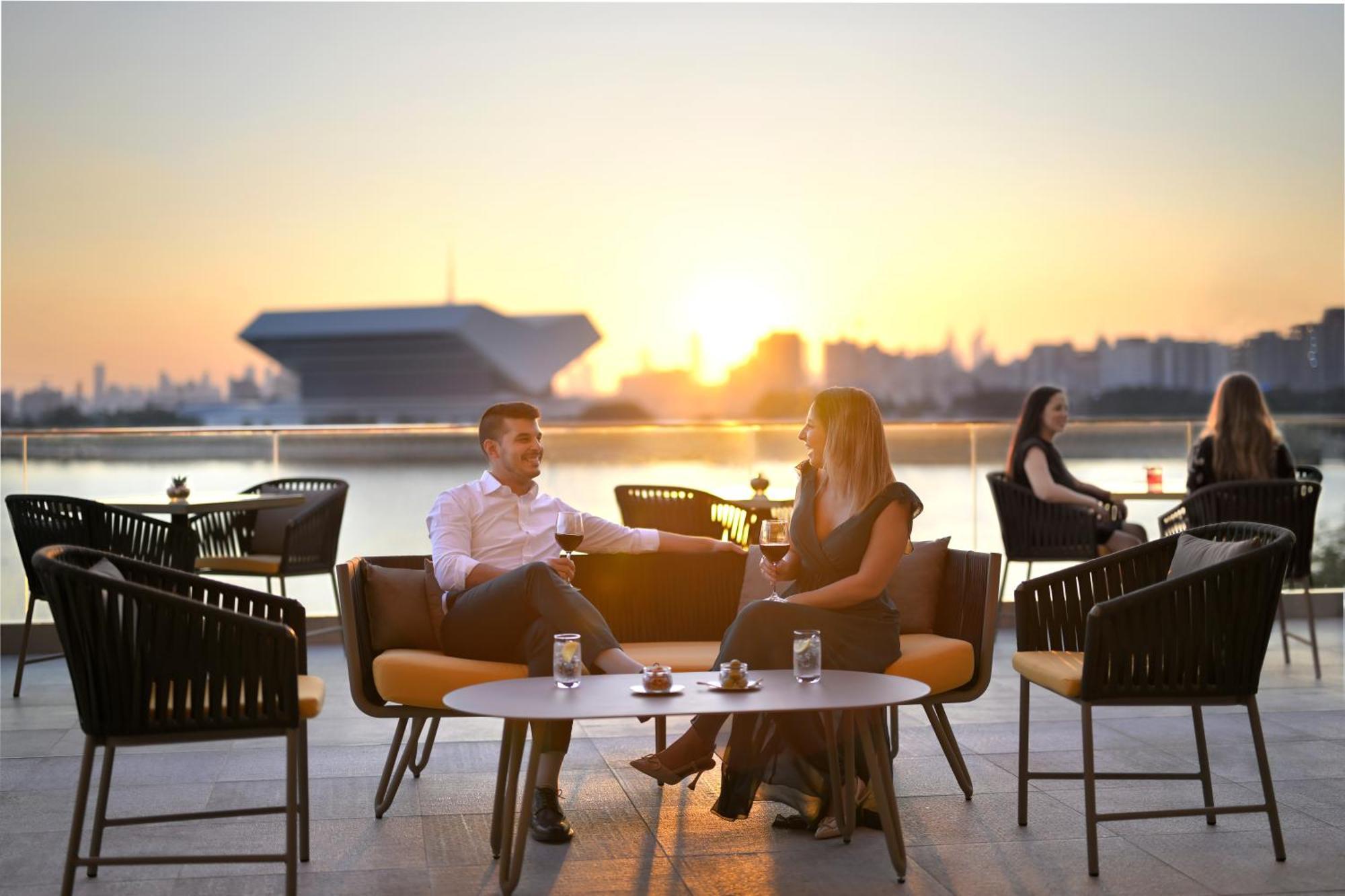Intercontinental Dubai Festival City By Ihg Zewnętrze zdjęcie View from the rooftop bar